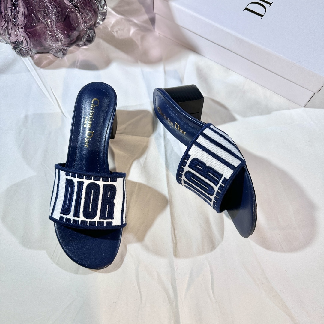 D Style 3D embroidery letters slippers 4.5cm