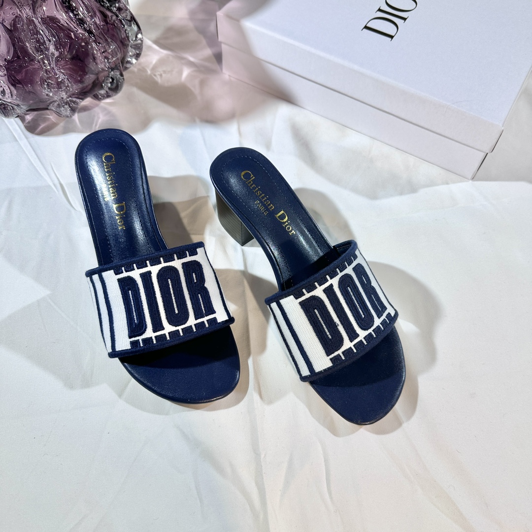 D Style 3D embroidery letters slippers 4.5cm