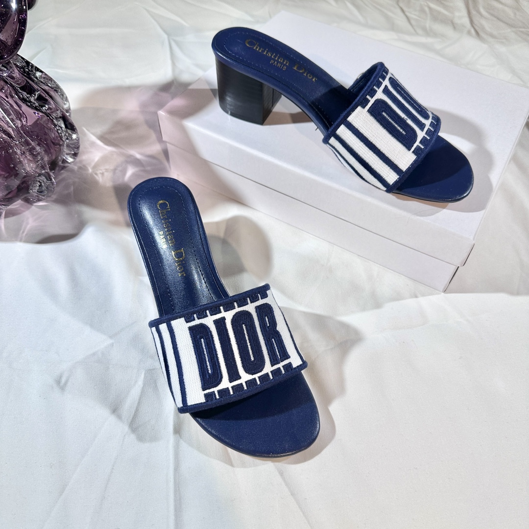 D Style 3D embroidery letters slippers 4.5cm