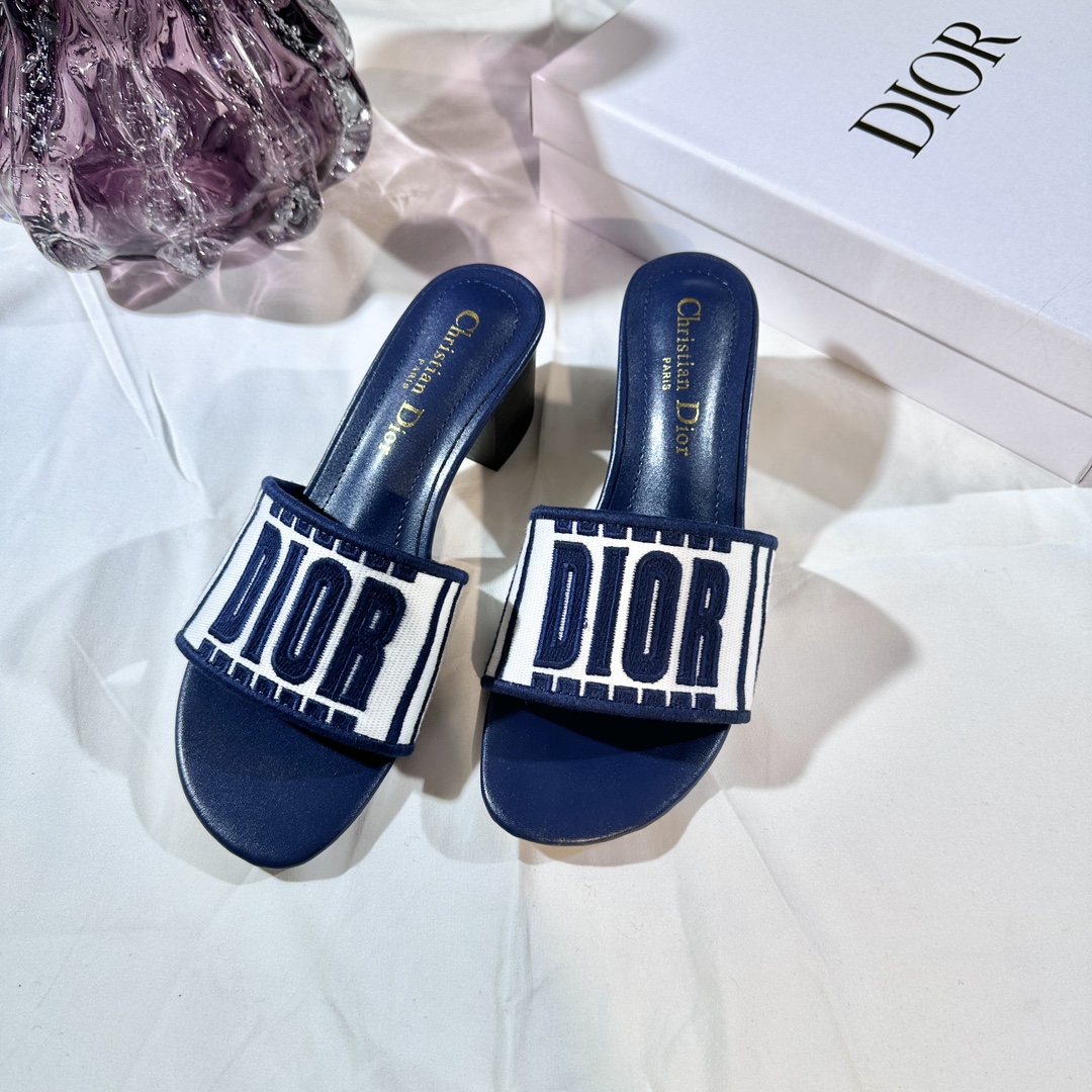 D Style 3D embroidery letters slippers 4.5cm