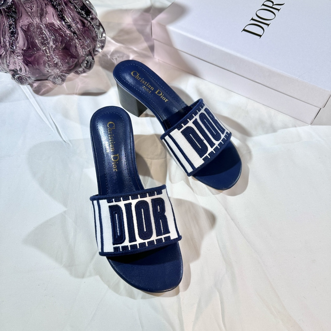 D Style 3D embroidery letters slippers 4.5cm