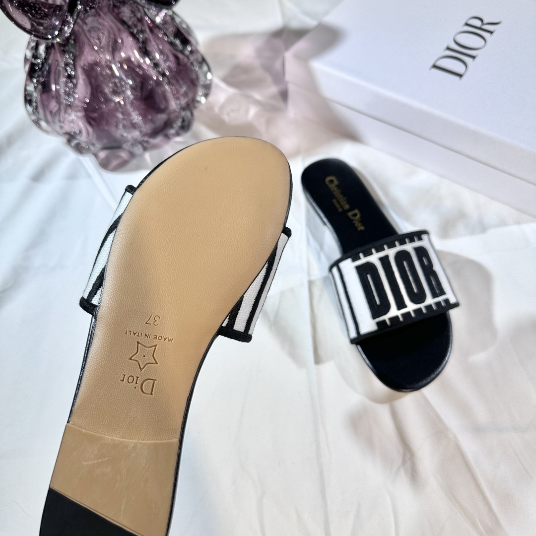 D Style 3D embroidery letters slippers Flats