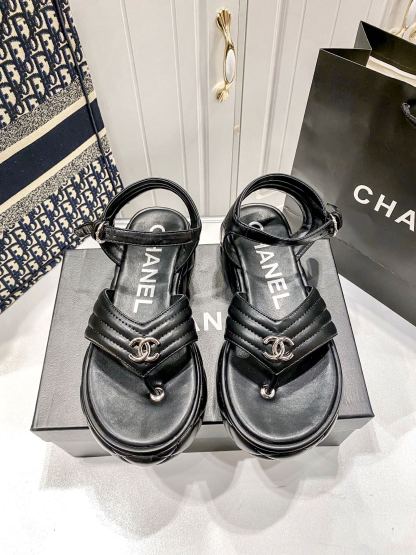 D Style diamond platform flip flops