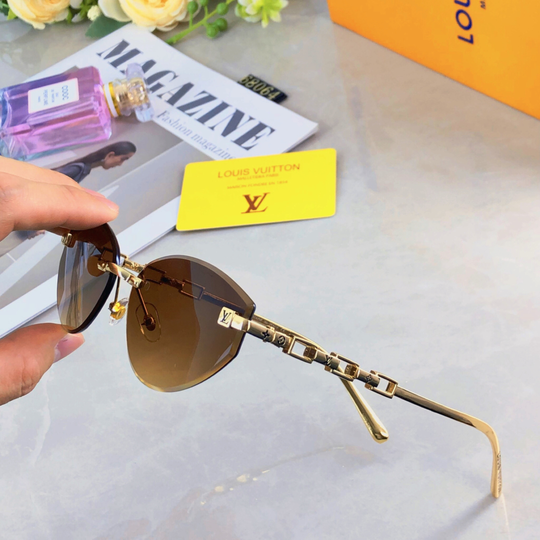 C Style chain-embellished cat-eye sunglasses