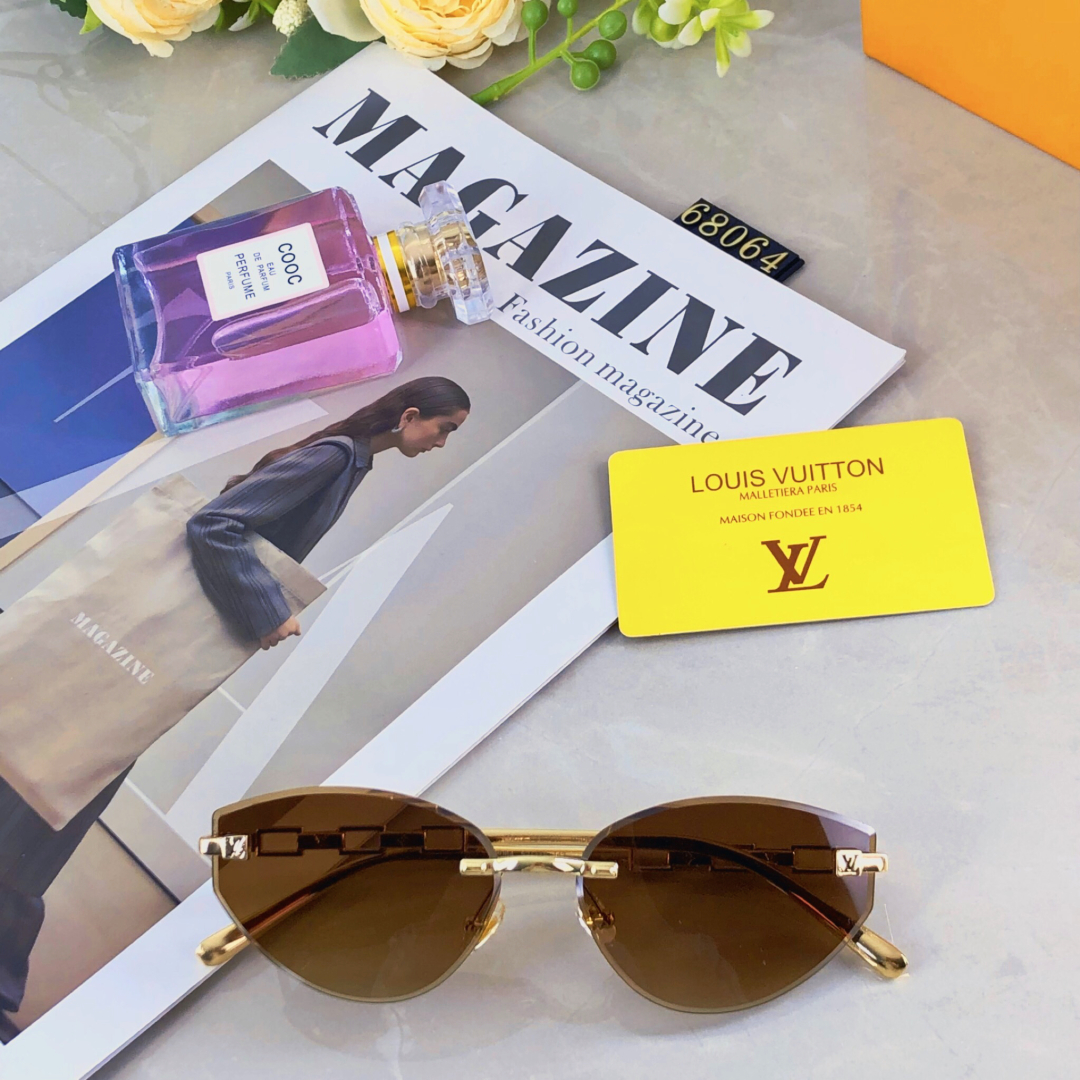 C Style chain-embellished cat-eye sunglasses