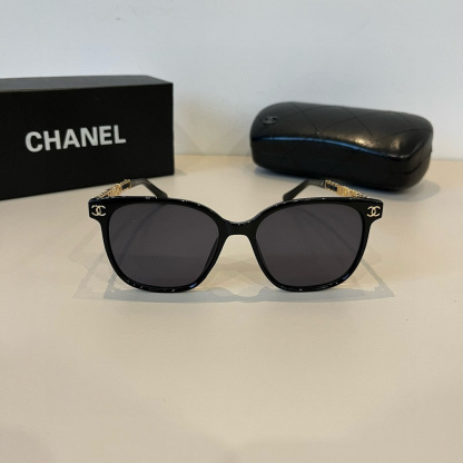 C Style Fashionable women's sunglasses