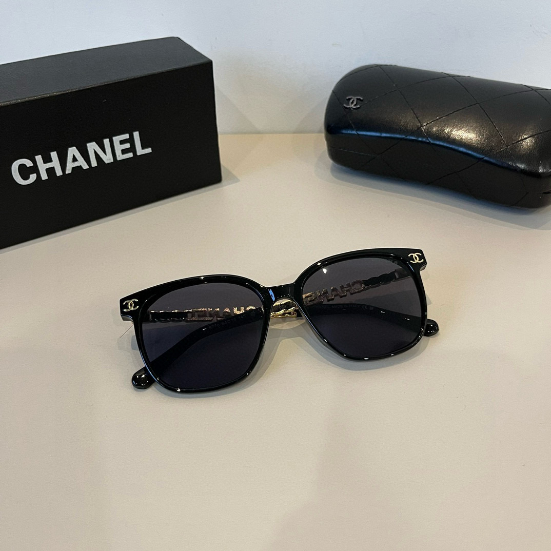 C Style Fashionable women's sunglasses