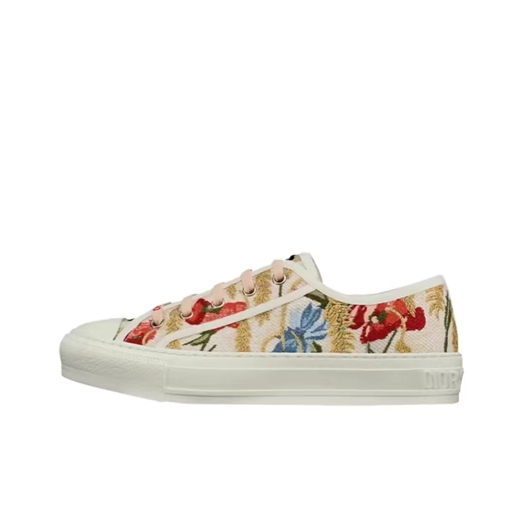 D Style classic three-dimensional printed embroidered canvas shoes