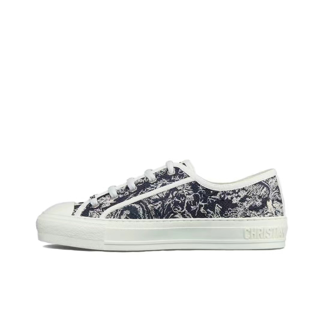 D Style classic three-dimensional printed embroidered canvas shoes