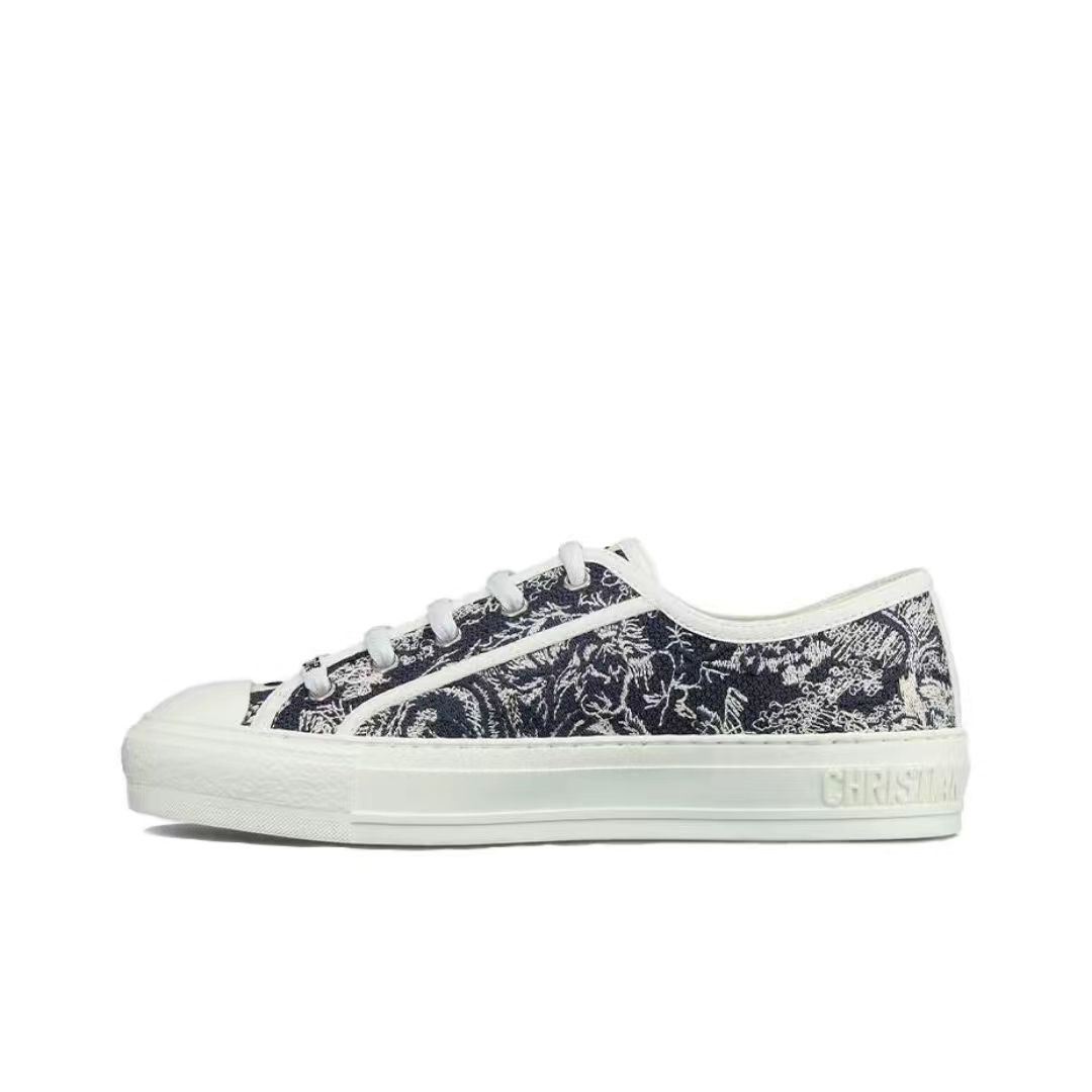 D Style classic three-dimensional printed embroidered canvas shoes