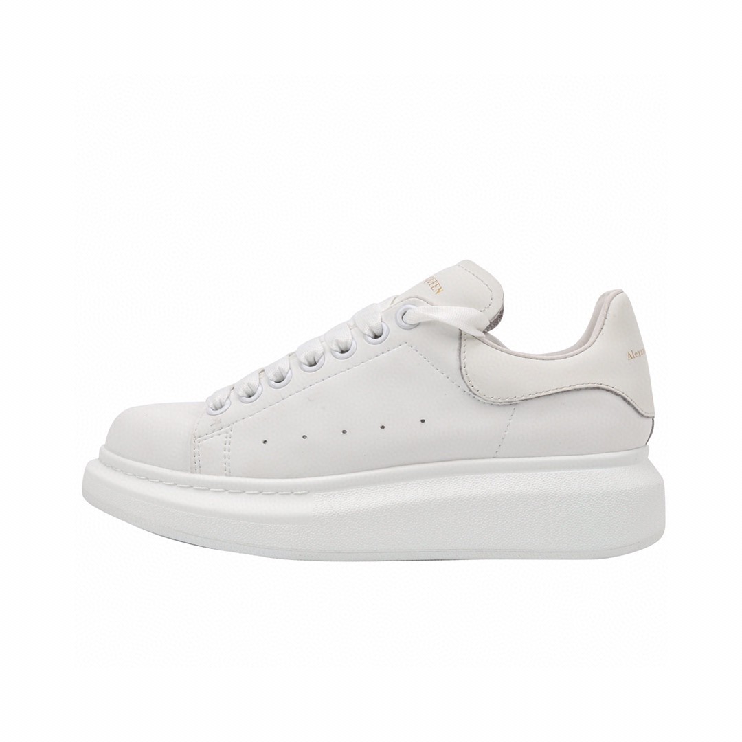 M style Low-top thick-soled casual sneakers