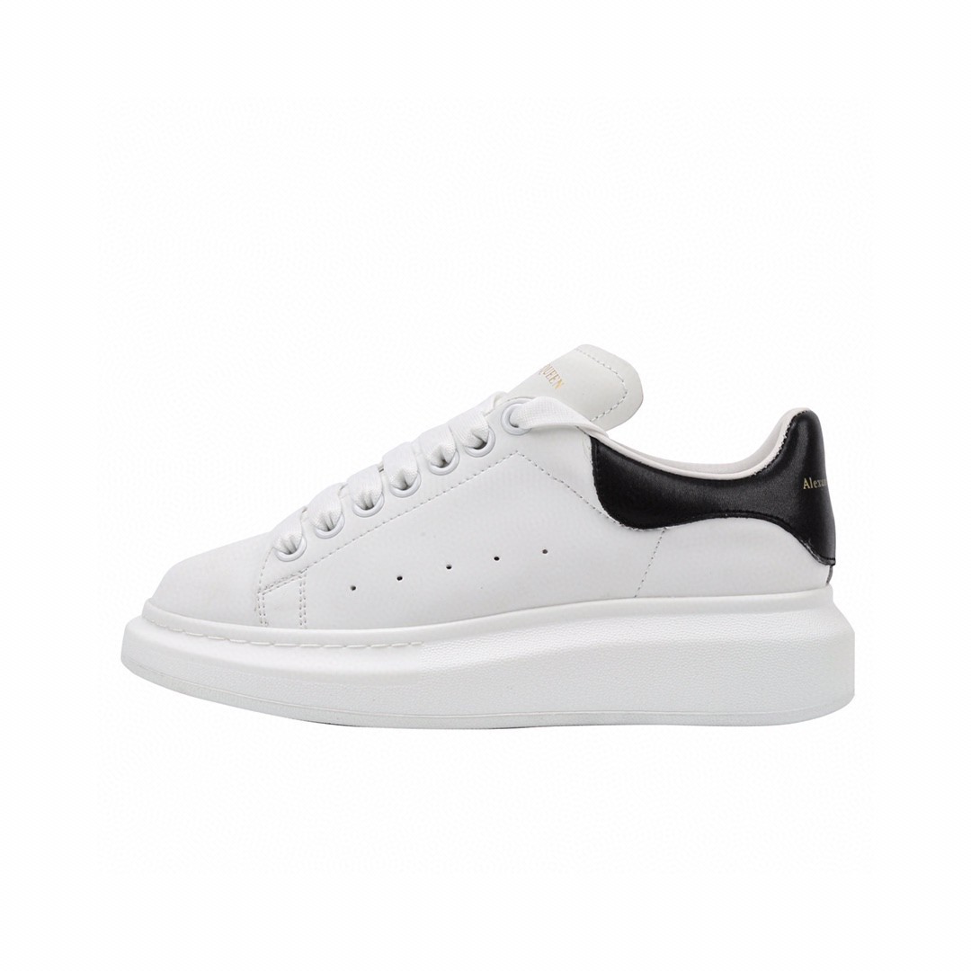 M style Low-top thick-soled casual sneakers