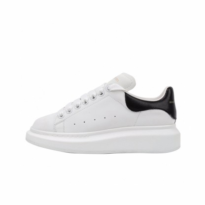 M style Low-top thick-soled casual sneakers