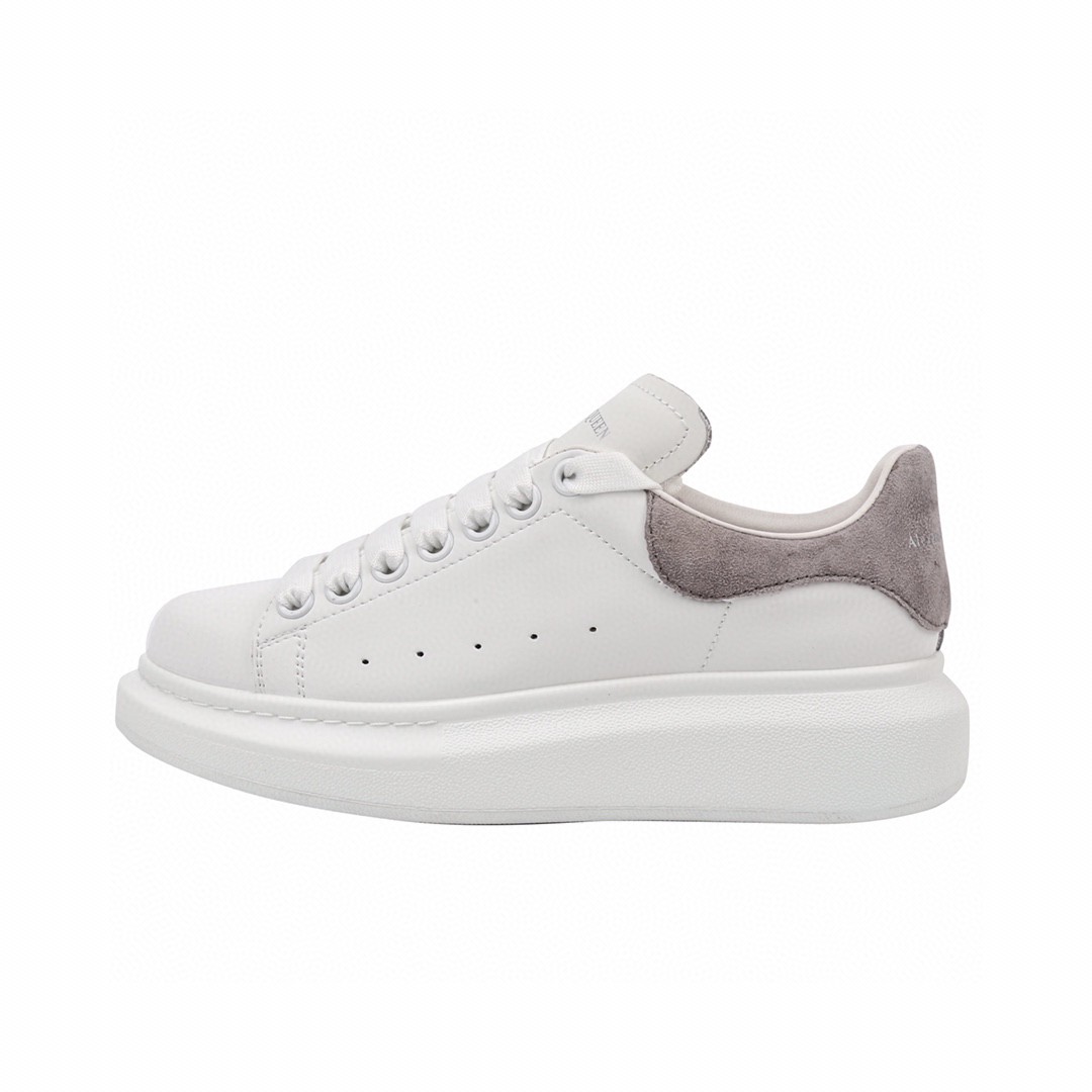 M style Low-top thick-soled casual sneakers
