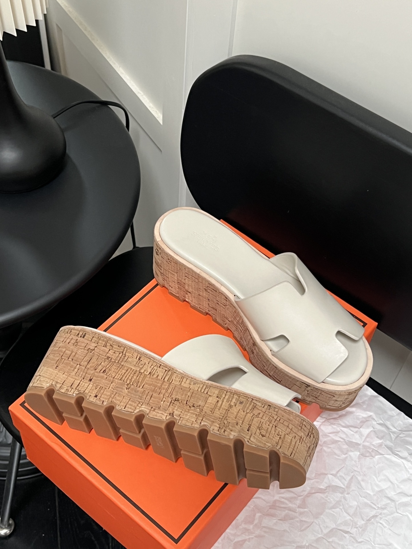 H Style: Platform wedge heel thick bottom H-shaped sandals