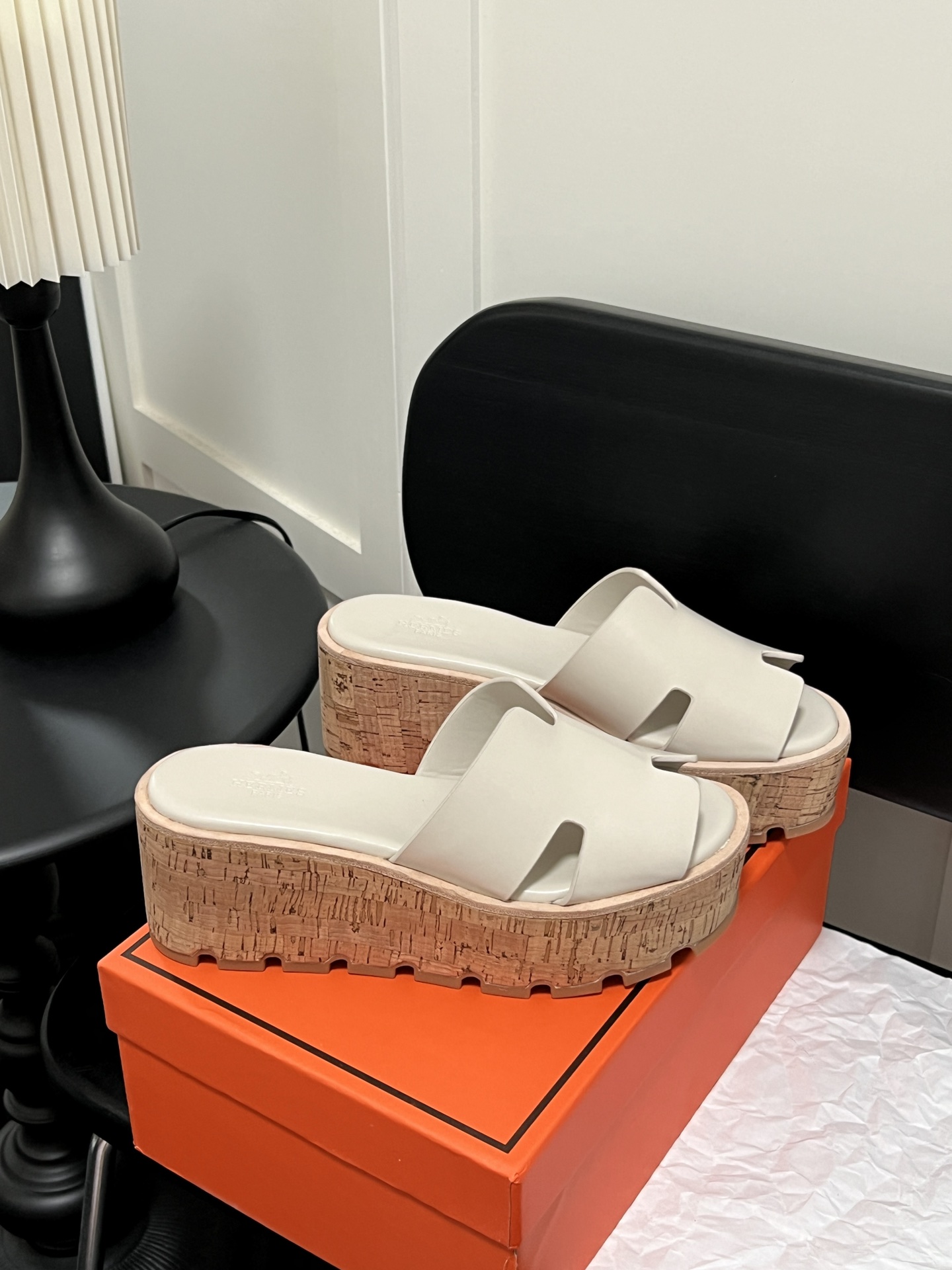 H Style: Platform wedge heel thick bottom H-shaped sandals