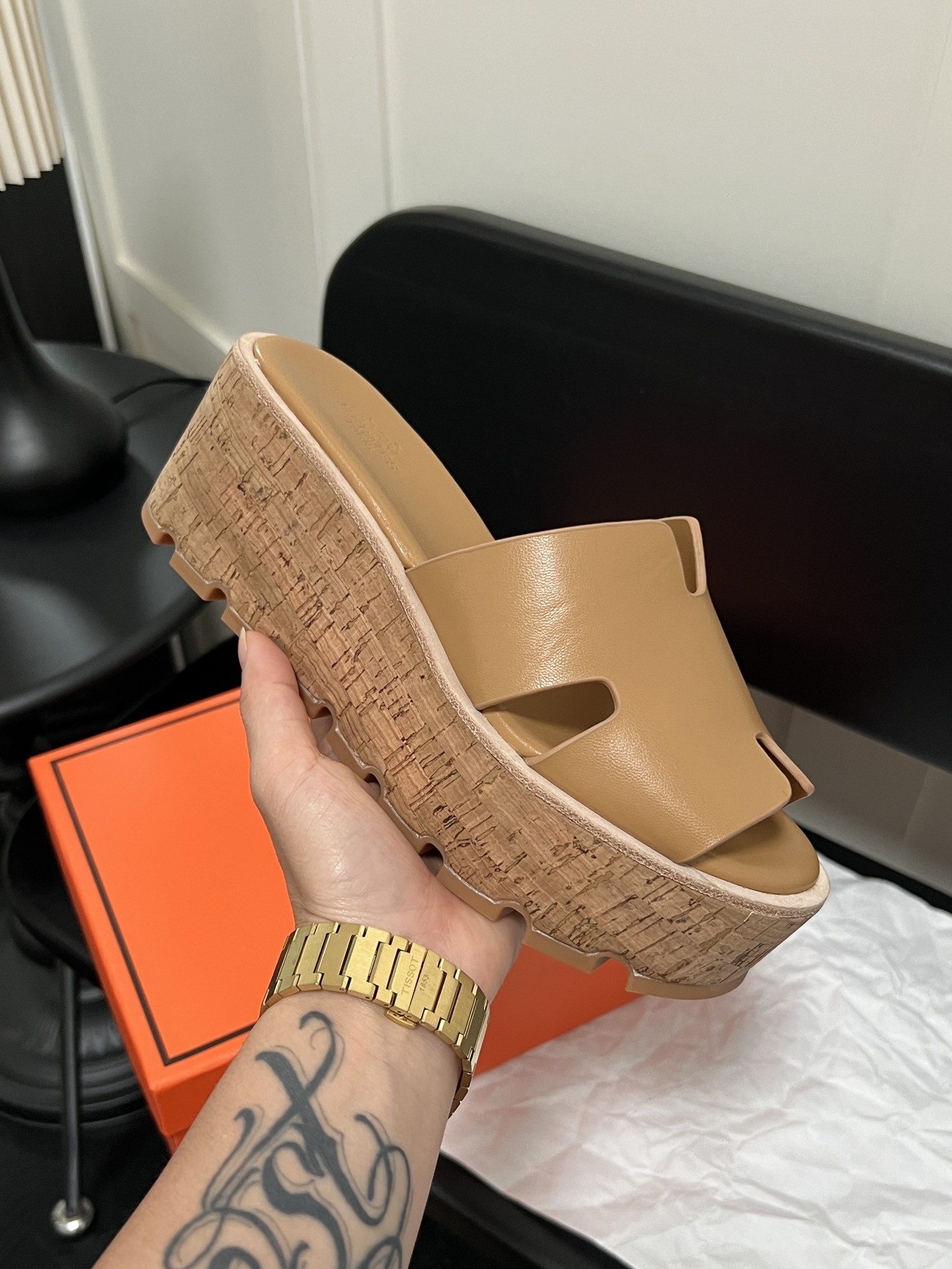 H Style: Platform wedge heel thick bottom H-shaped sandals