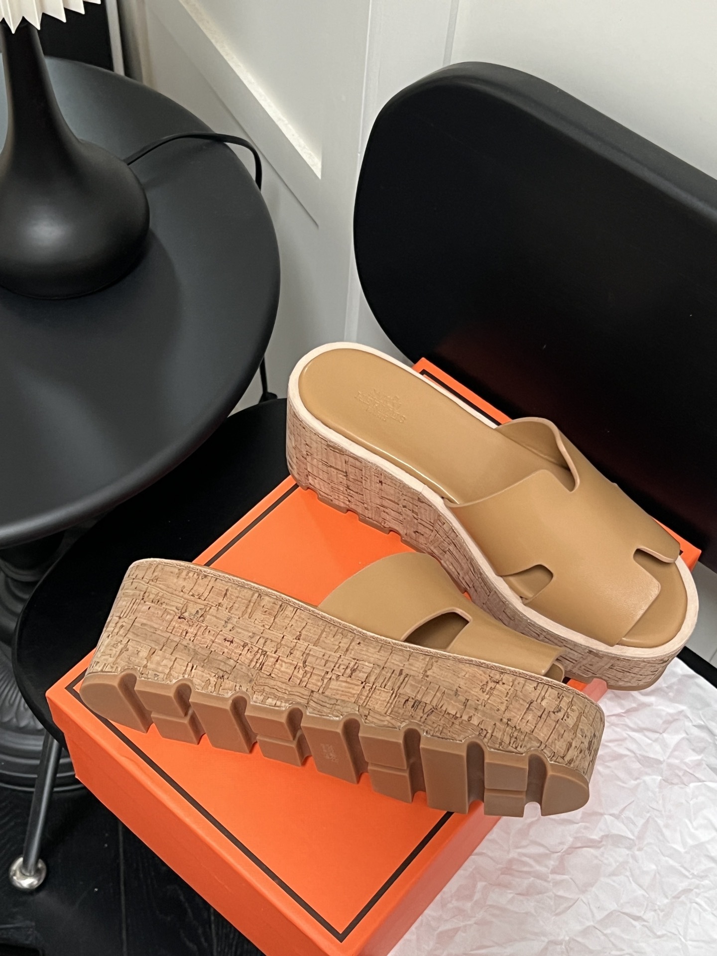 H Style: Platform wedge heel thick bottom H-shaped sandals