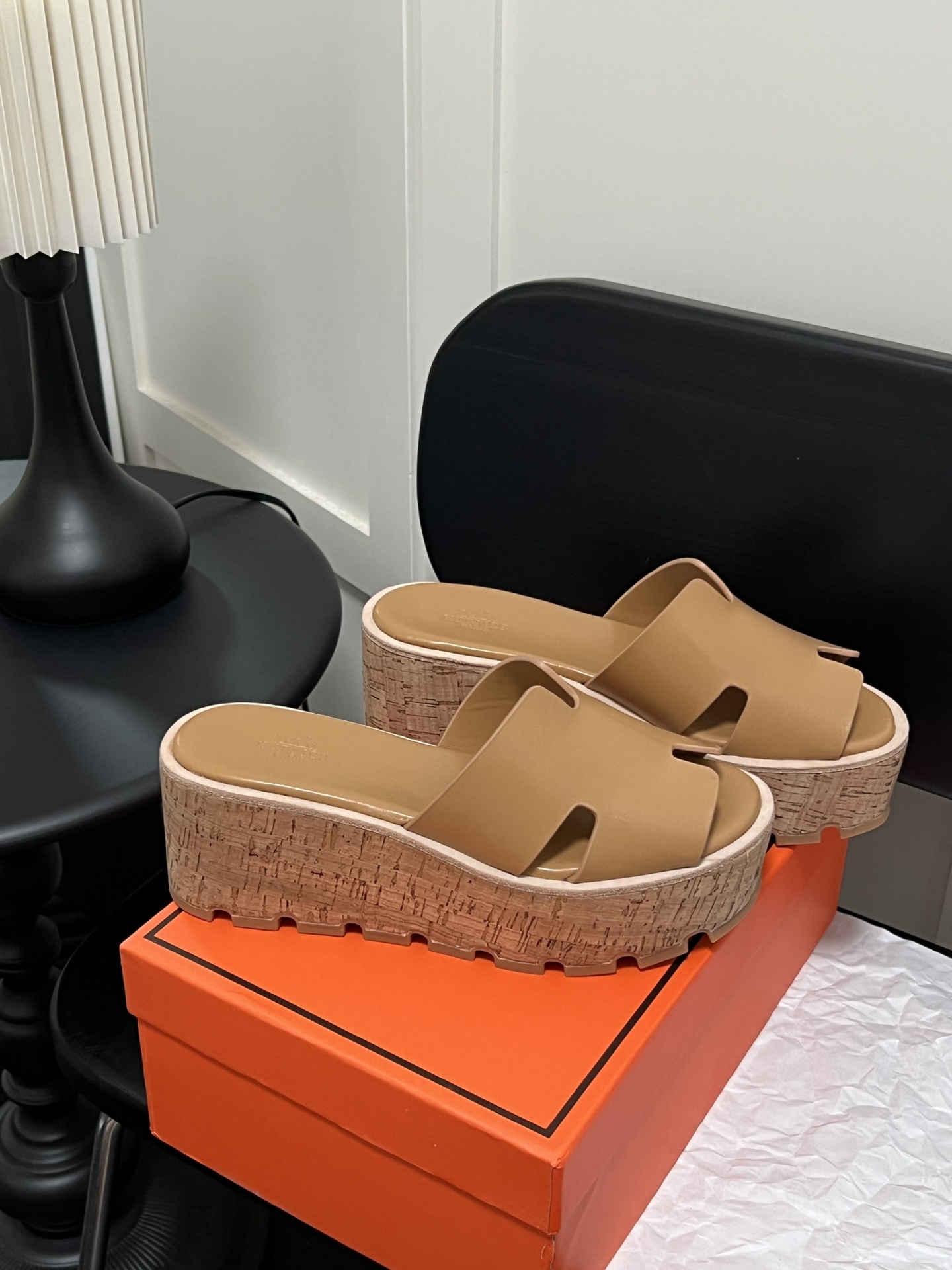 H Style: Platform wedge heel thick bottom H-shaped sandals