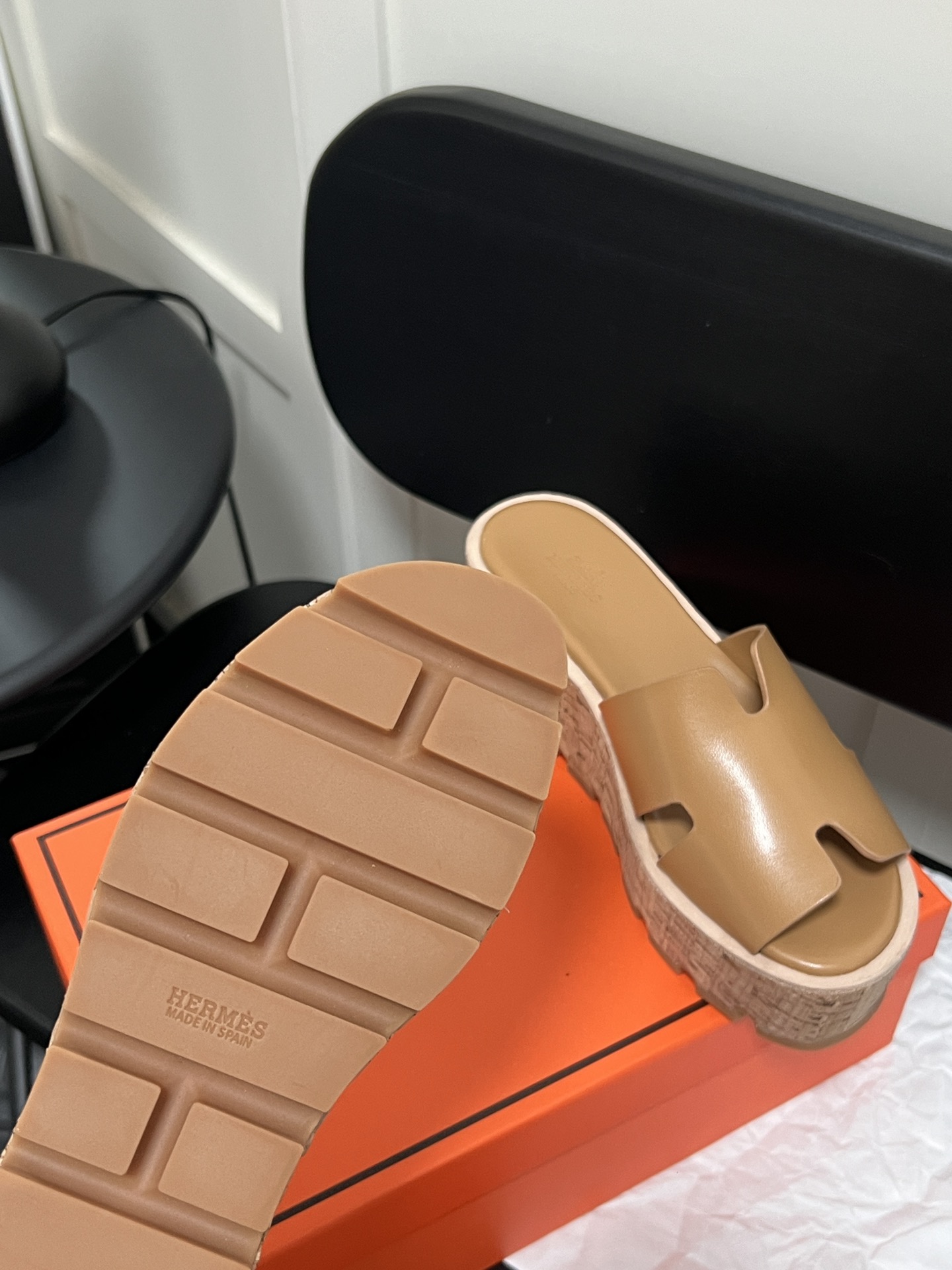 H Style: Platform wedge heel thick bottom H-shaped sandals