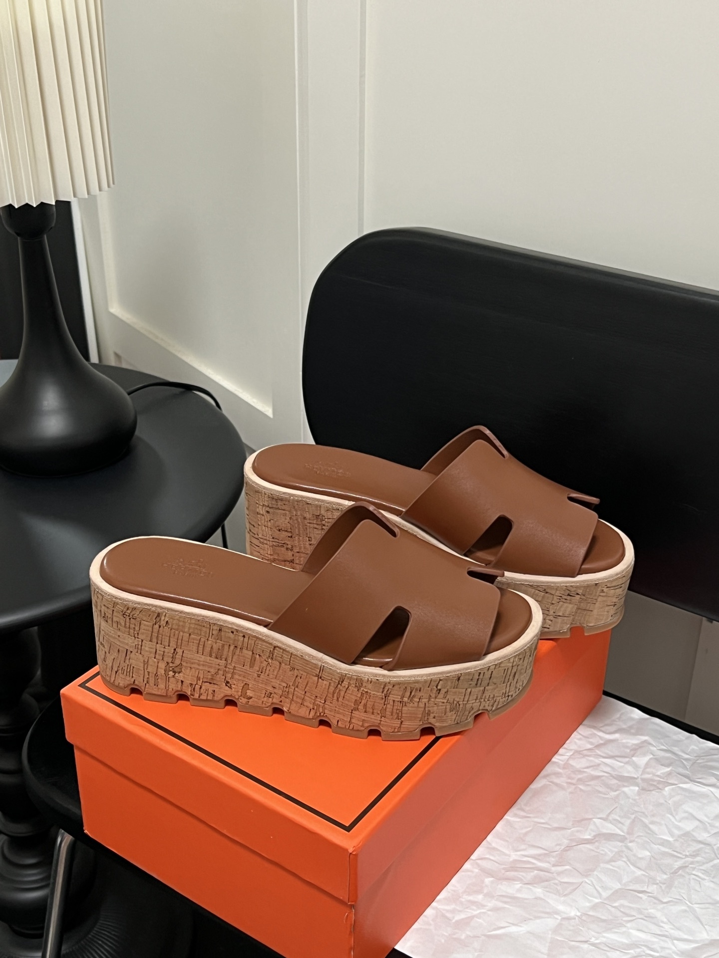 H Style: Platform wedge heel thick bottom H-shaped sandals