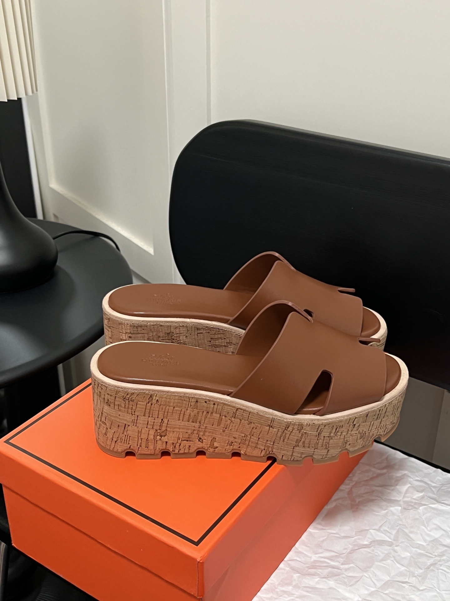 H Style: Platform wedge heel thick bottom H-shaped sandals