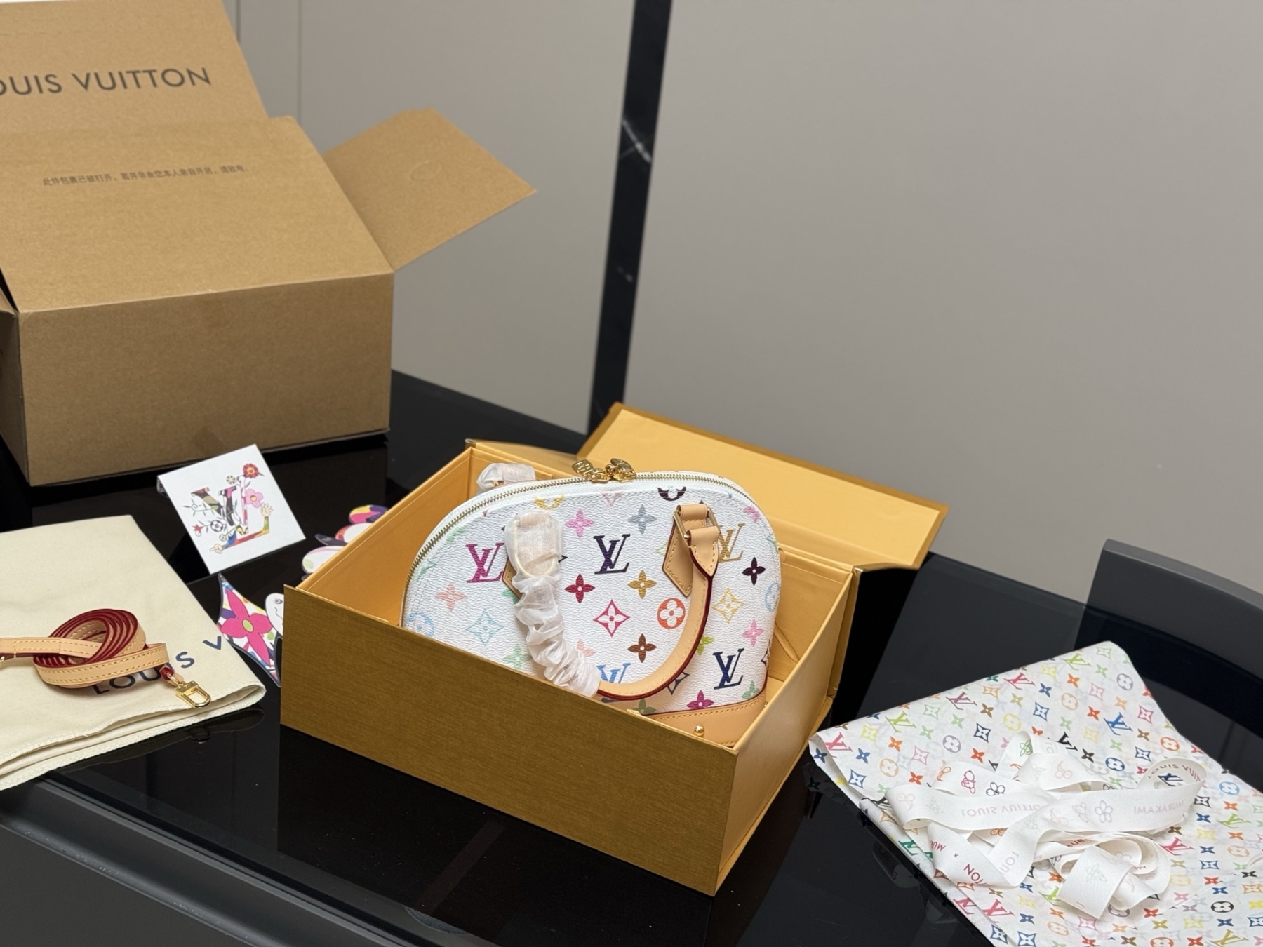 L style White tricolor alma shell 25*18cm