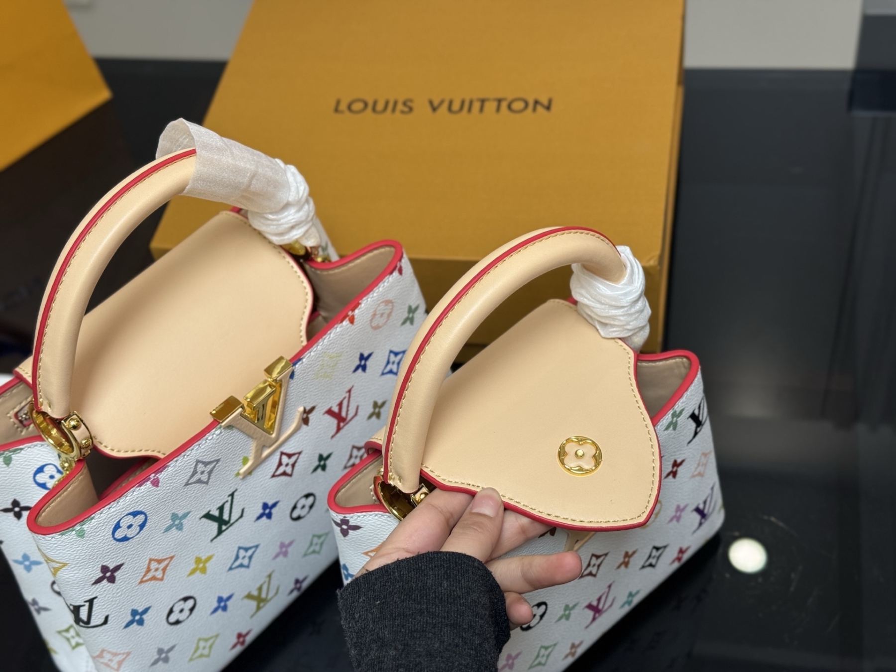 L style Capucines Bag 21*15/27*18cm 