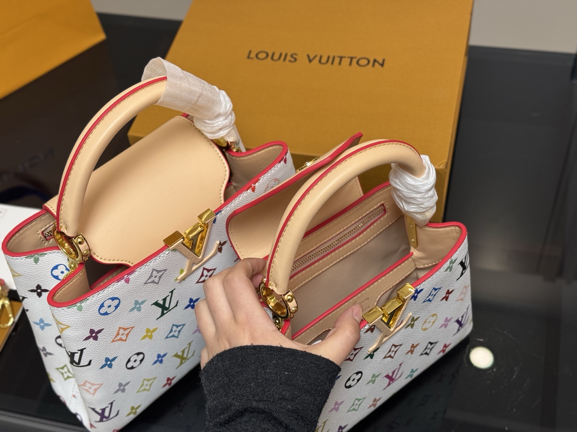 L style Capucines Bag 21*15/27*18cm 