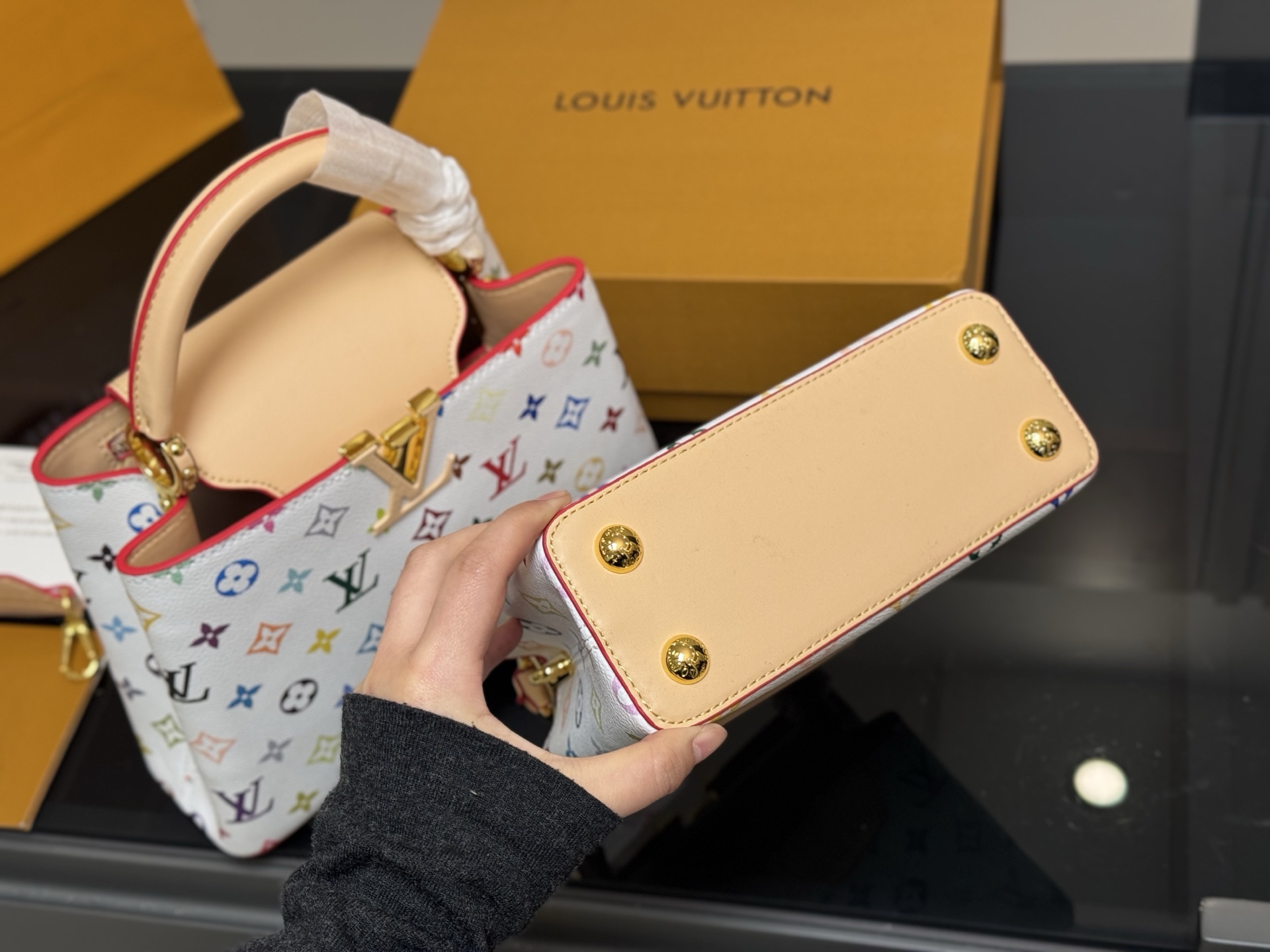 L style Capucines Bag 21*15/27*18cm 