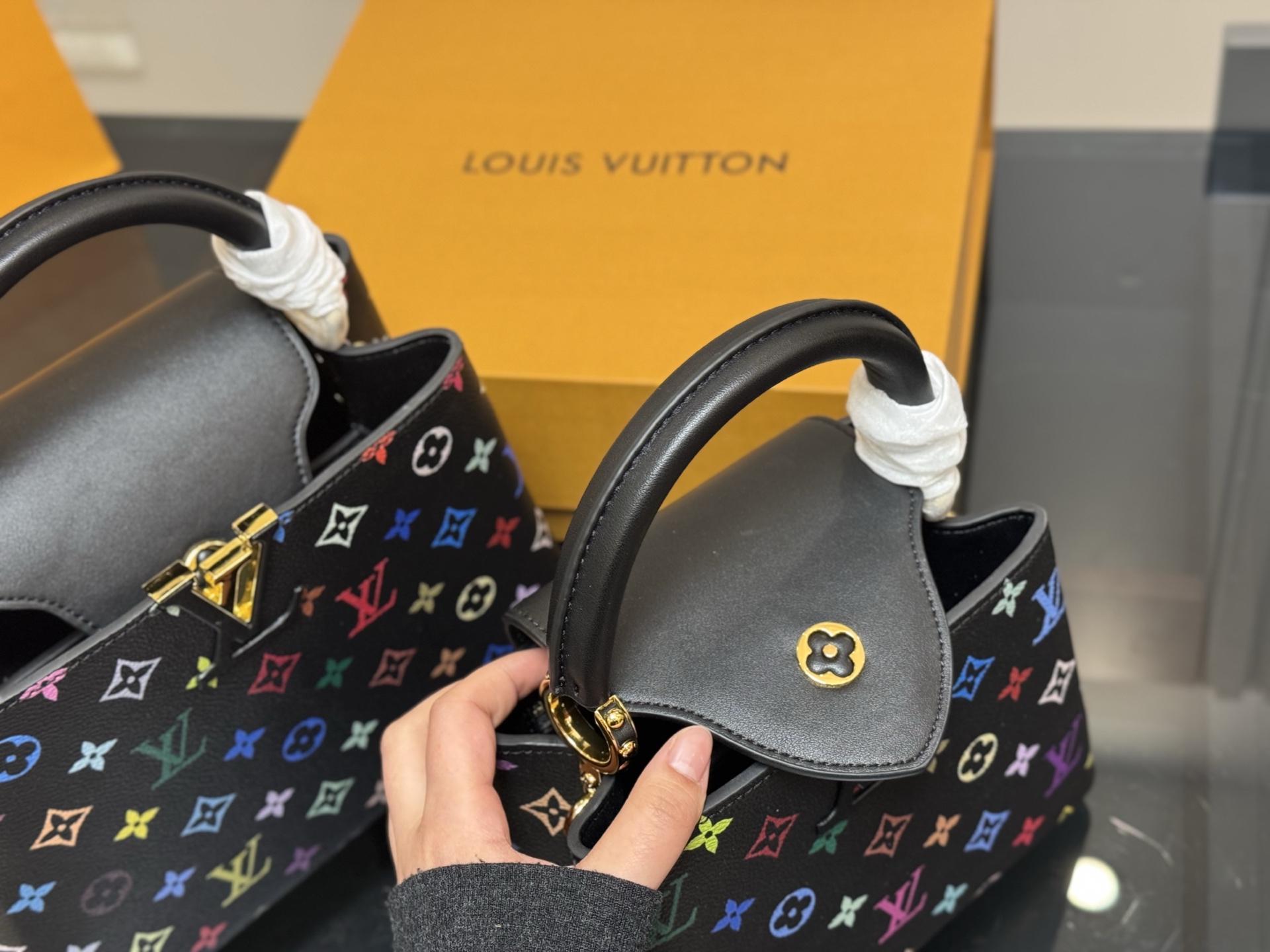 L style Capucines Bag 21*15/27*18cm 