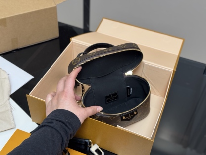 L Style Cosmetic bag19*12cm