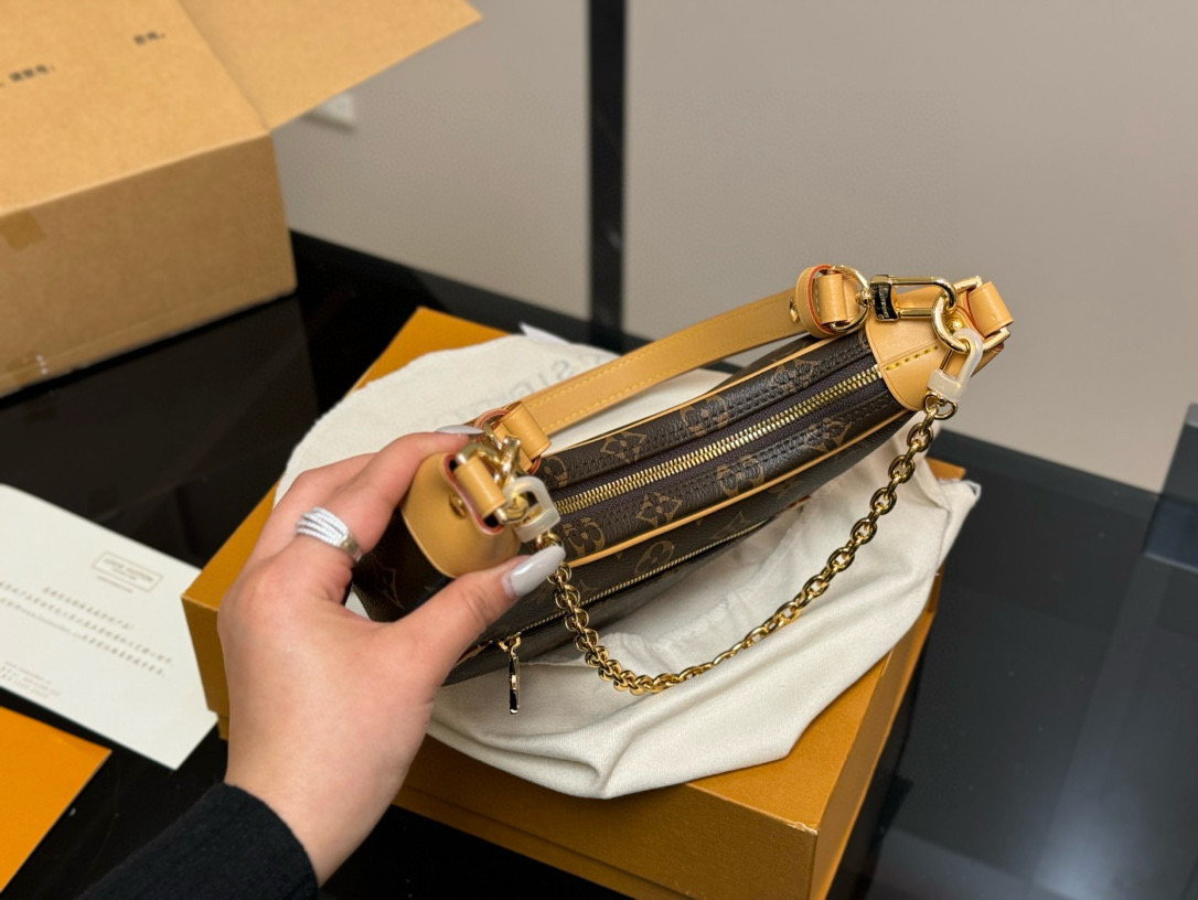 L style Crescent moon buns and pea buns