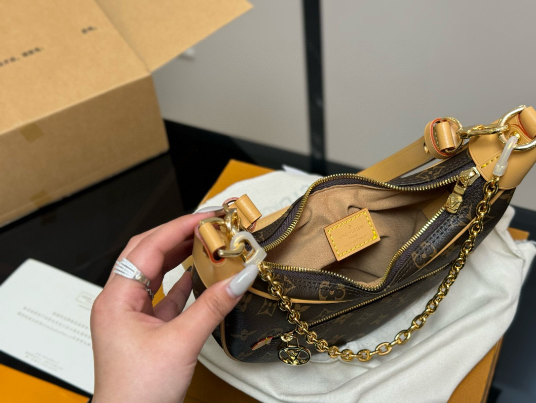 L style Crescent moon buns and pea buns