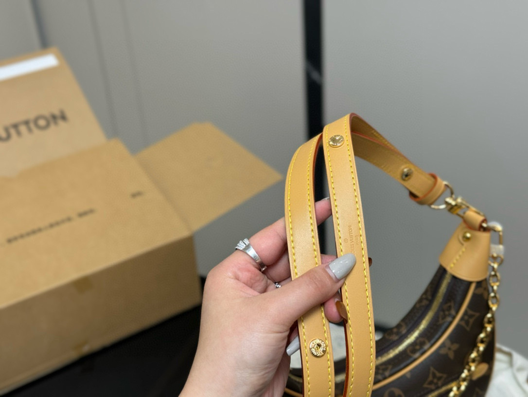 L style Crescent moon buns and pea buns