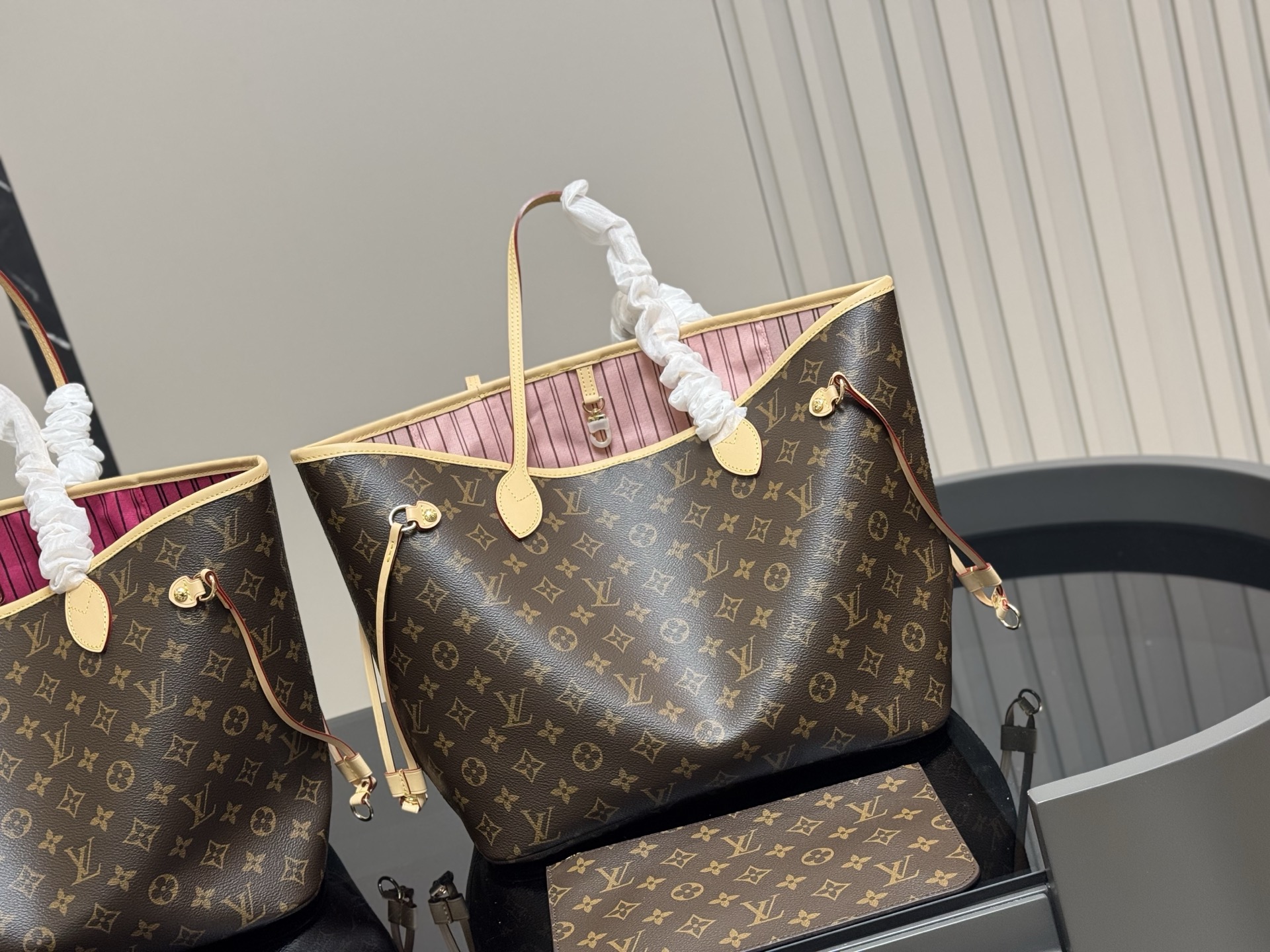 L style Medium Shopping Bag32*28cm