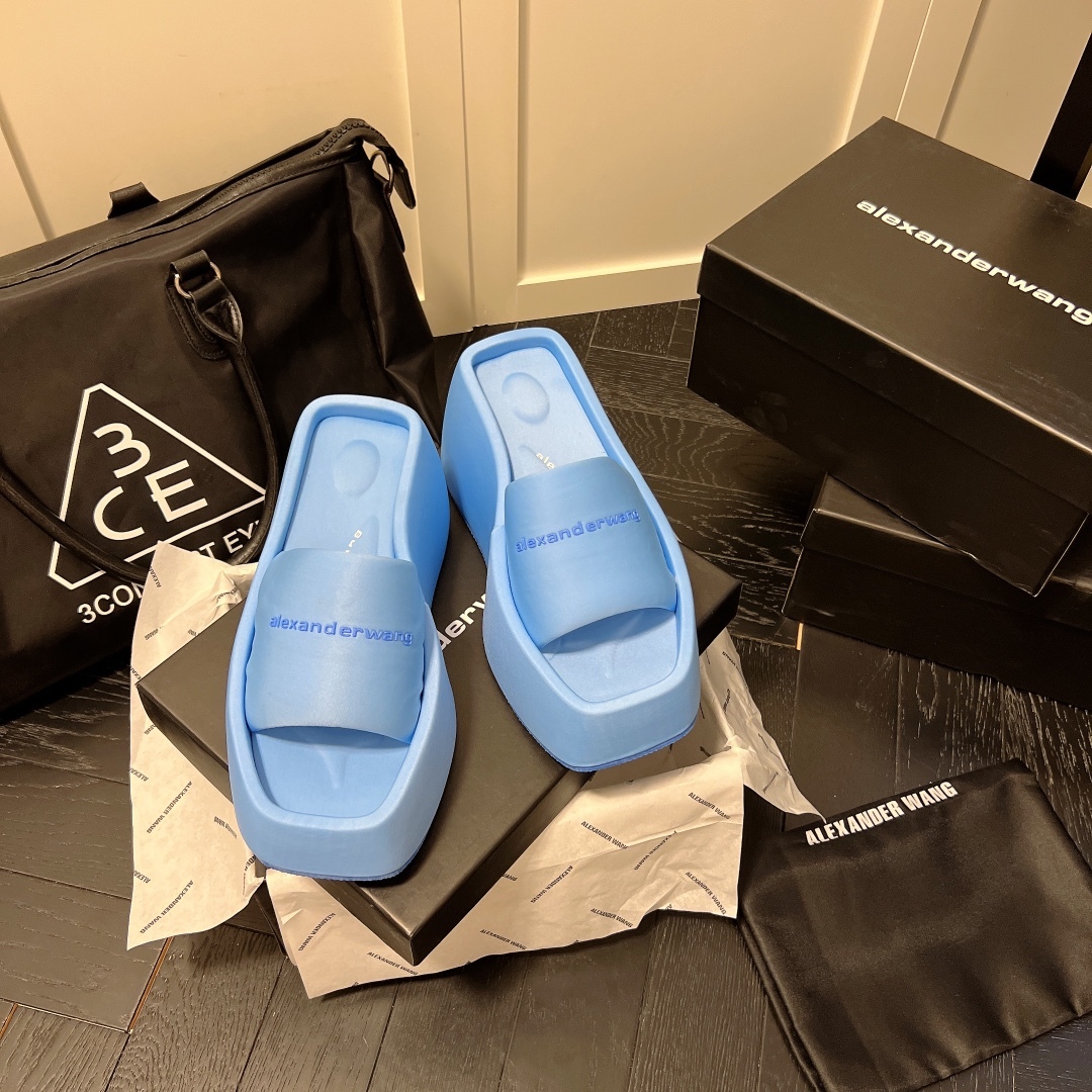 A Style Platform Slippers