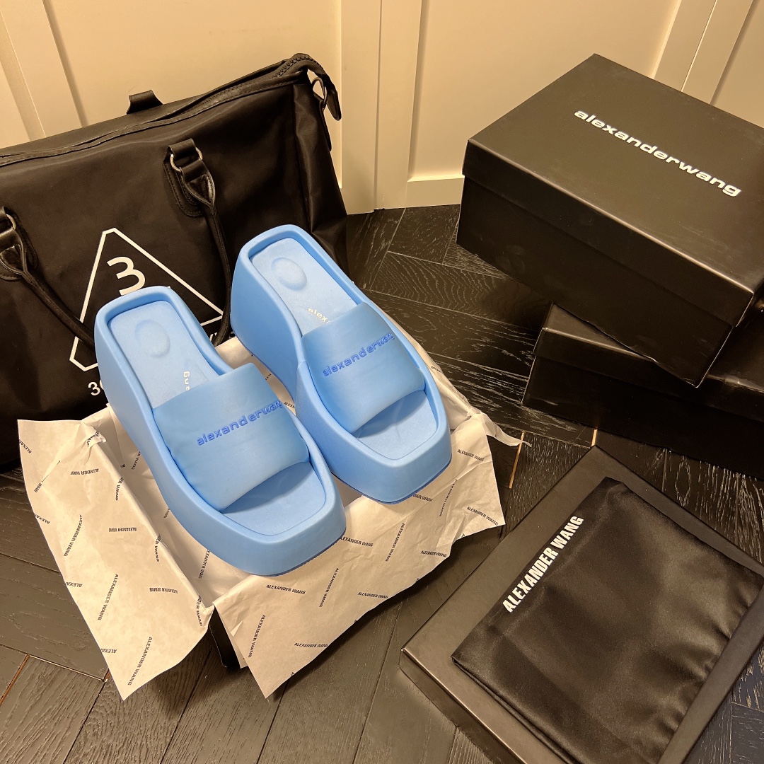 A Style Platform Slippers