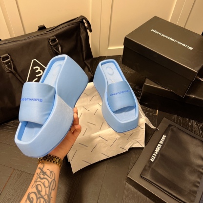 A Style Platform Slippers