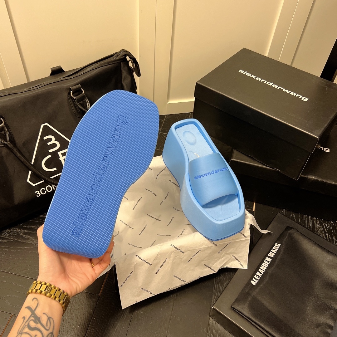 A Style Platform Slippers