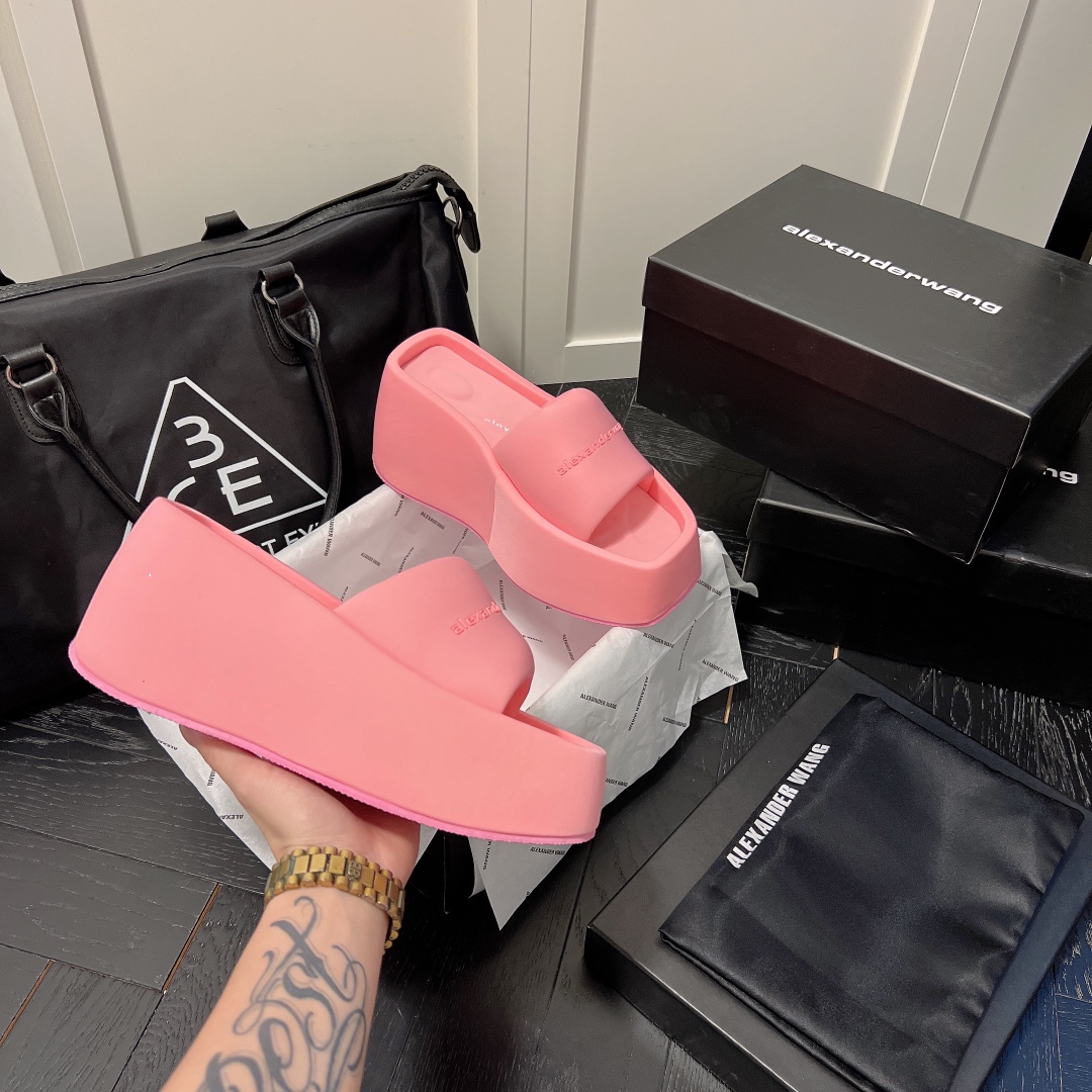 A Style Platform Slippers