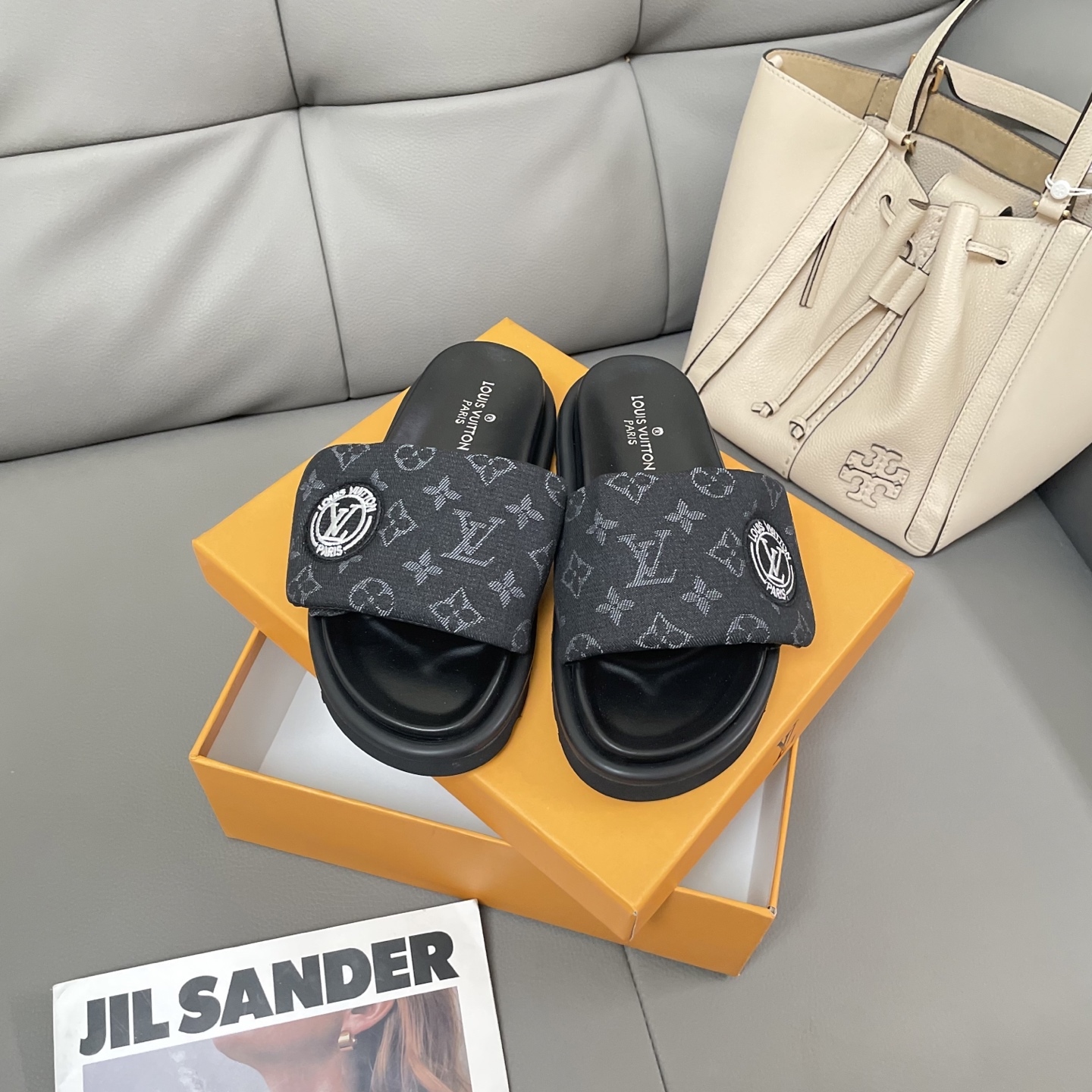 L Style Casual Velcro Slippers