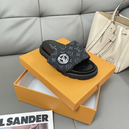 L Style Casual Velcro Slippers