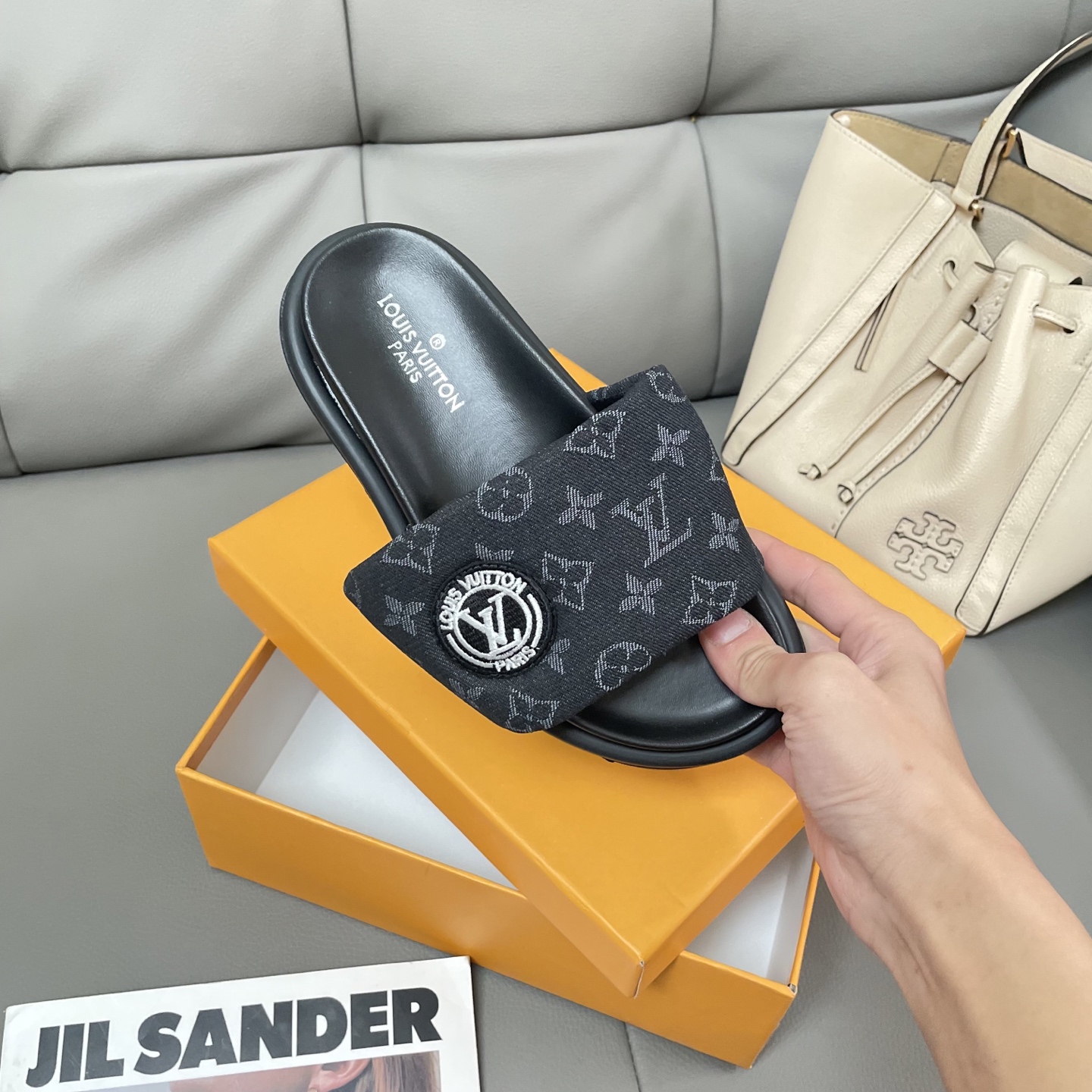 L Style Casual Velcro Slippers