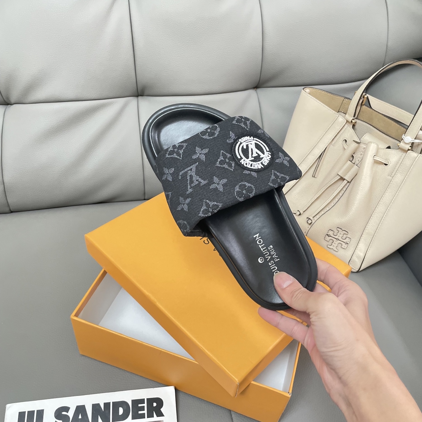 L Style Casual Velcro Slippers