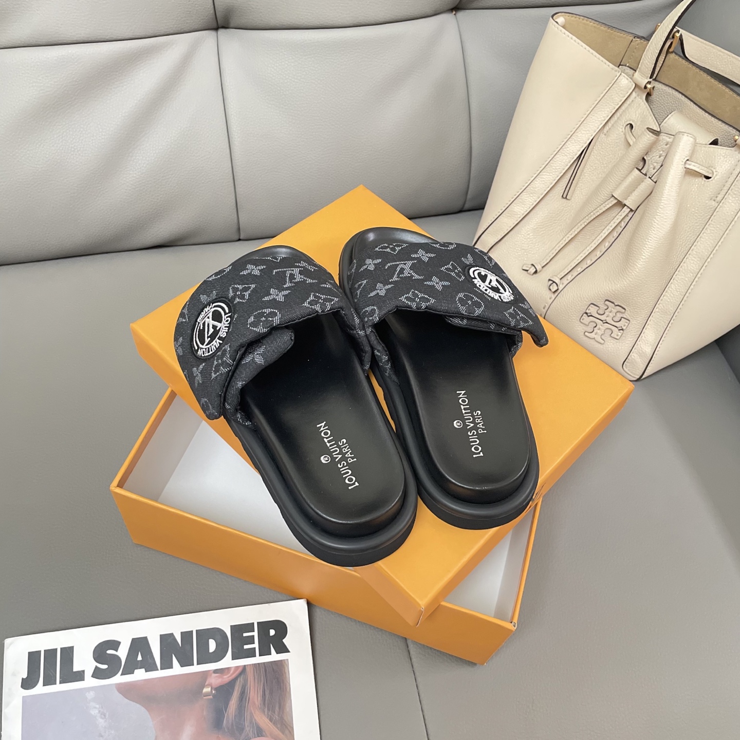 L Style Casual Velcro Slippers