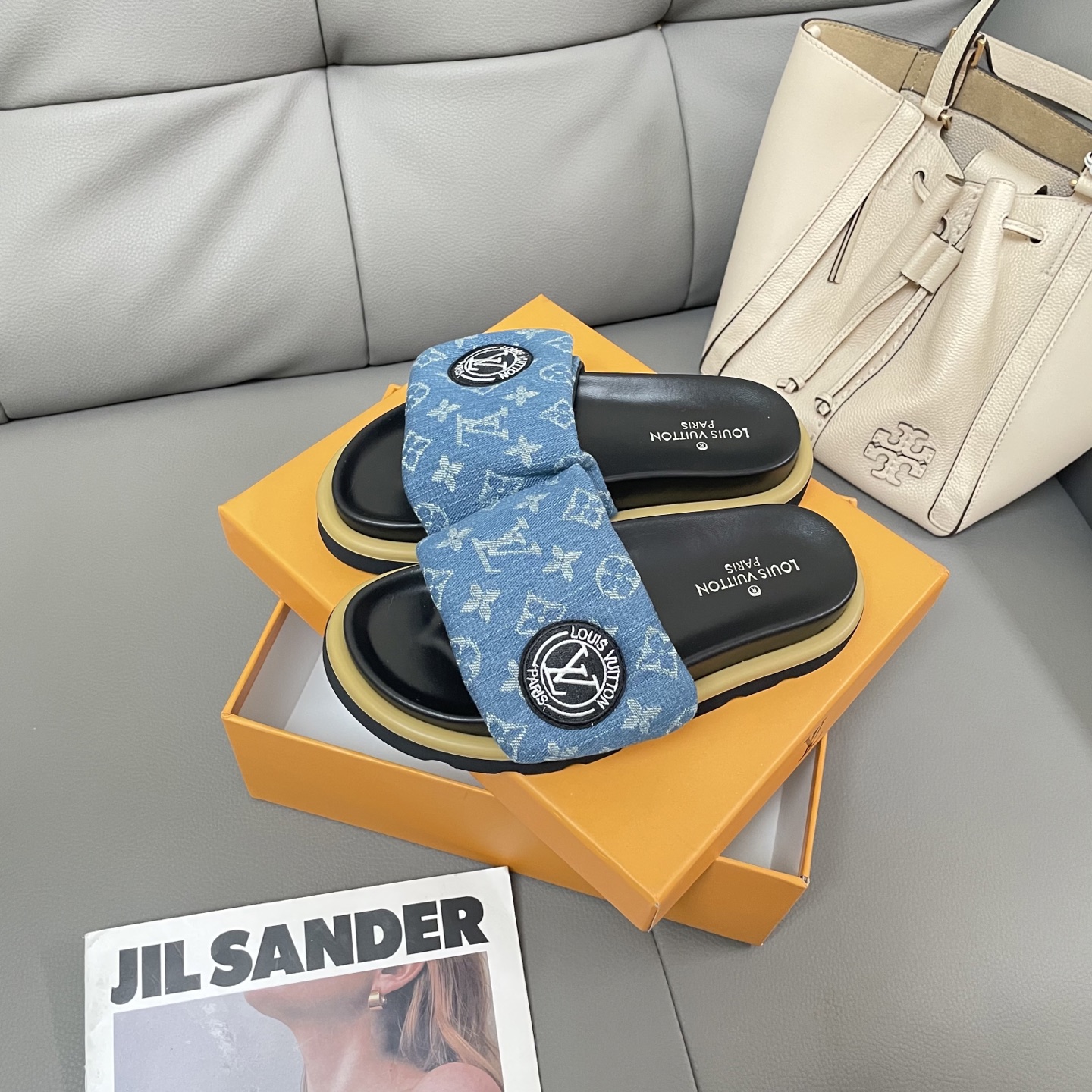 L Style Casual Velcro Slippers