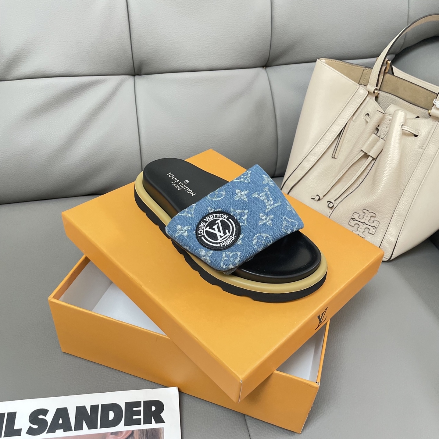 L Style Casual Velcro Slippers