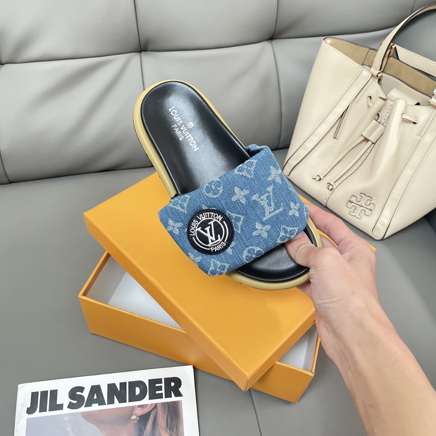 L Style Casual Velcro Slippers