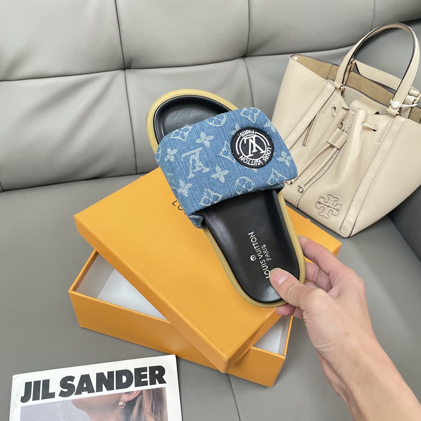 L Style Casual Velcro Slippers